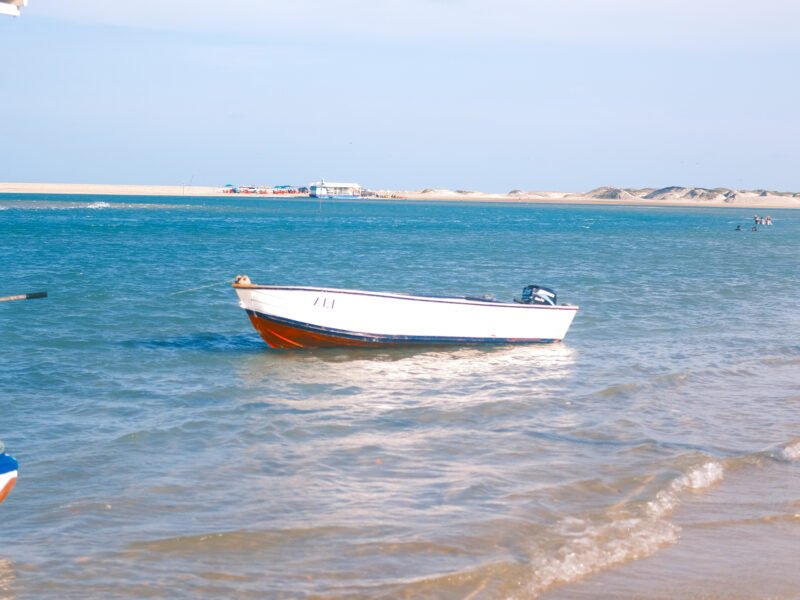 Cascavel Ceará: Praias Tranquilas e Arte em Cerâmica no Litoral Leste