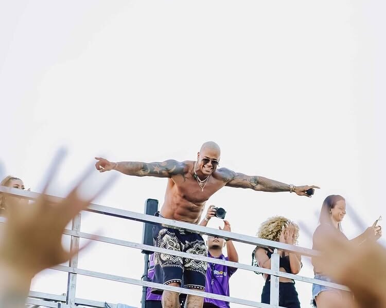 Carnaval 2026 no Ceará: Rota das Falésias Recebe Turistas com Praias, Festas e Natureza Única